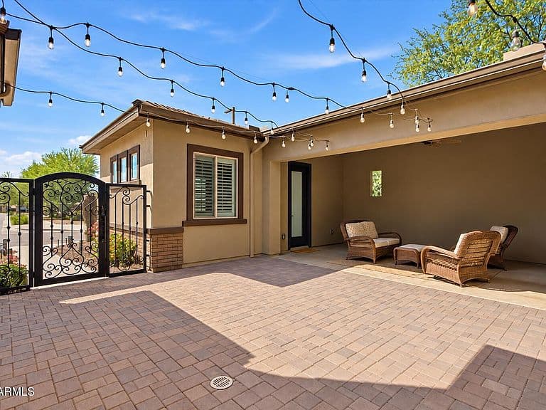 2914 E LOS GATOS Drive photo 5