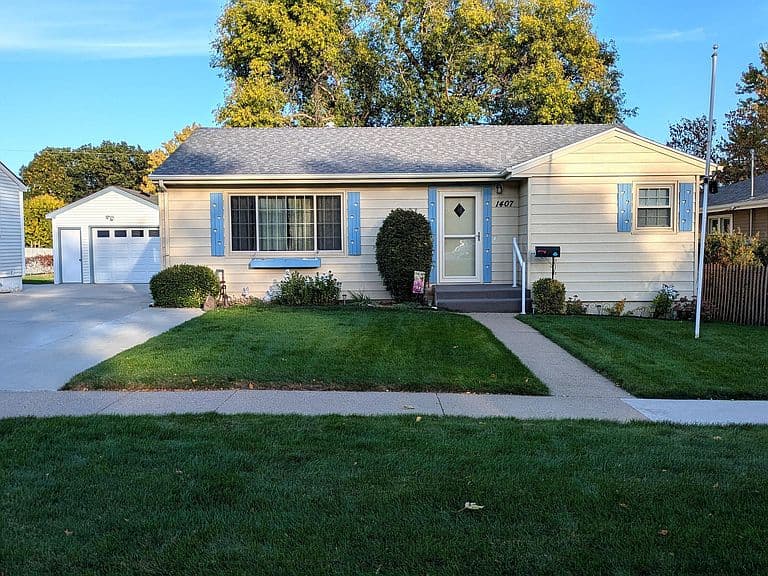 1407 N 15th St photo 1