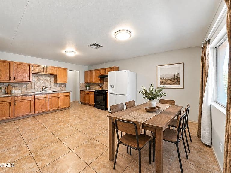 13421 N EL FRIO Street photo 1