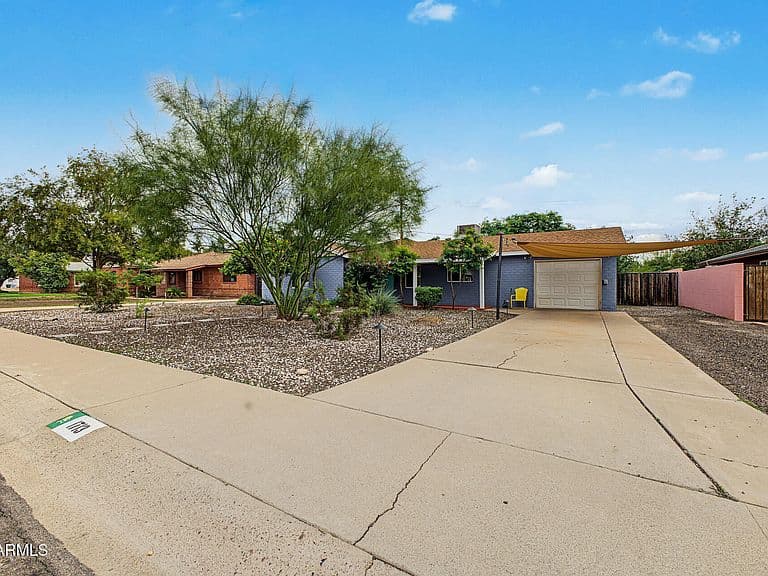 1713 W MACKENZIE Drive photo 3