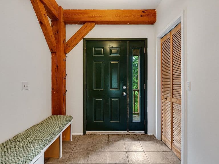 579 Christmas Lane photo 5