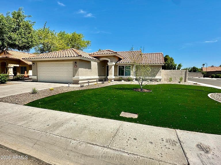 7352 W VIA DEL SOL Drive photo 2