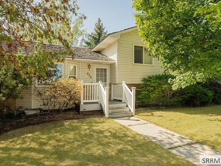 820 S Adam Ln photo 2