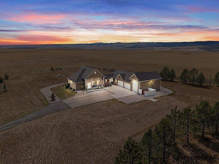 1207 Red Tail Way photo 1