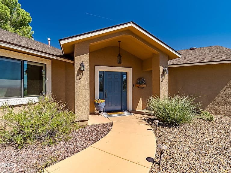 2054 S ELK Circle photo 3