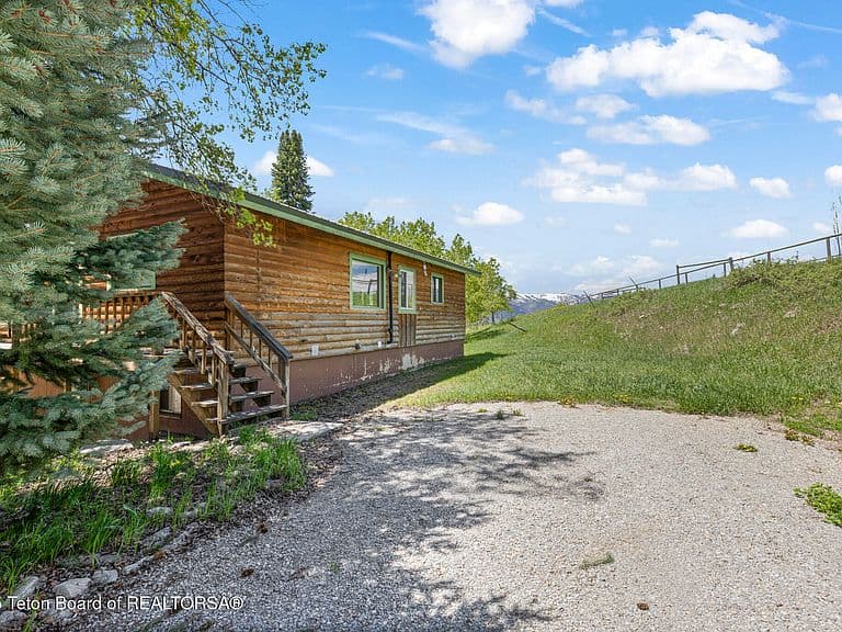 2883 Stewart Trl photo 5