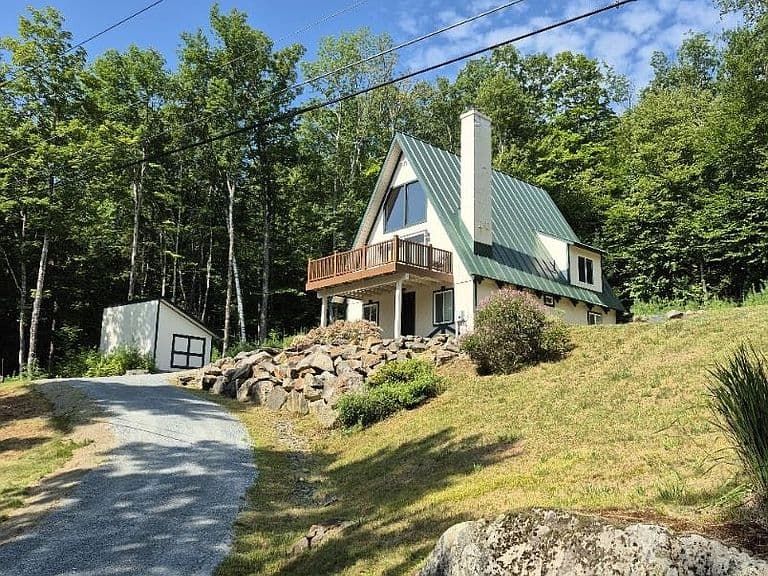 166 Hanover Drive photo 2