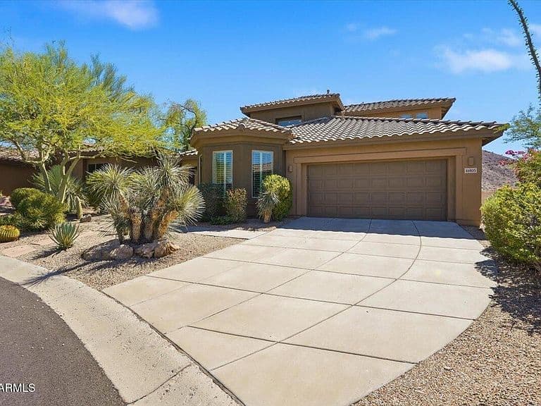 11405 E HELM Drive photo 5