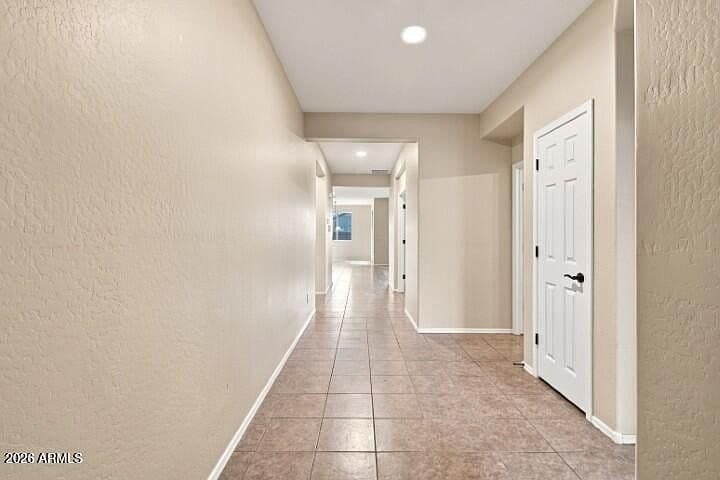 16833 W MORELAND Street photo 4