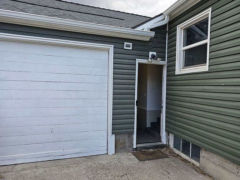739 Birch St photo 3