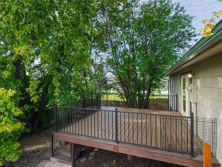 3784 Stillwater Dr photo 2