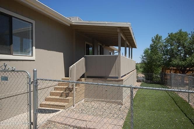 1770 Knoll Dr photo 3