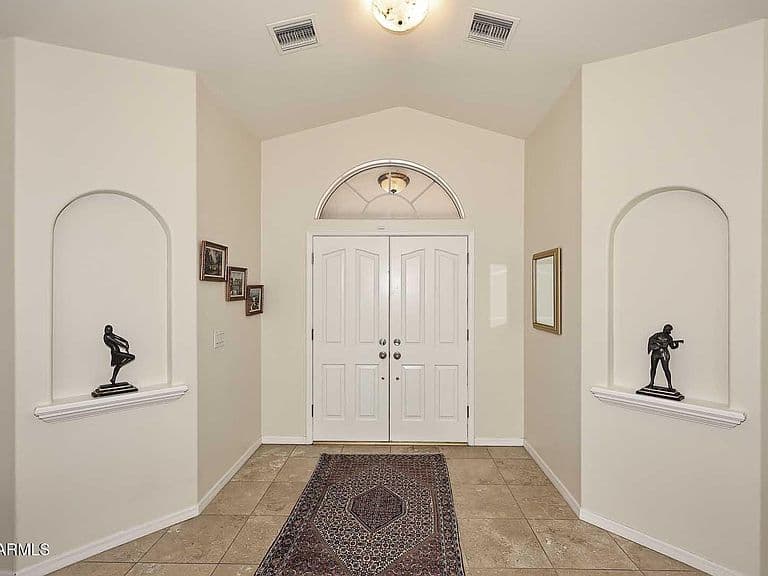10135 E Bella Vista Drive photo 4
