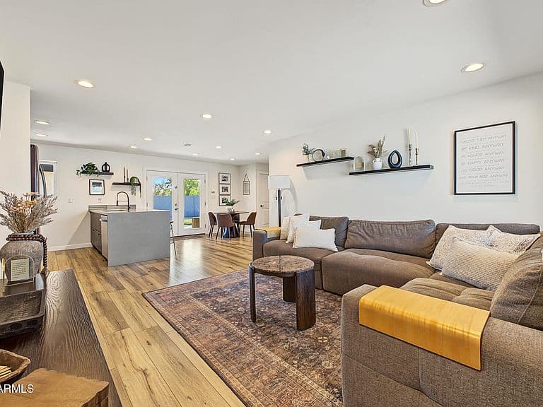 1203 E MARNY Road photo 3