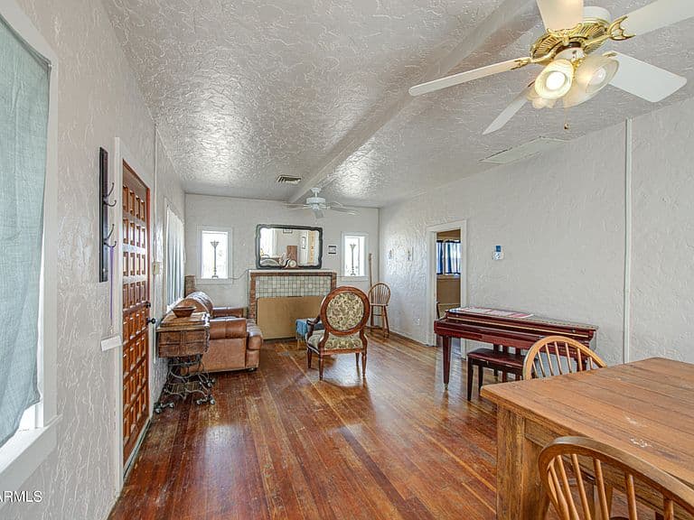 455 S Elizabeth Street photo 5