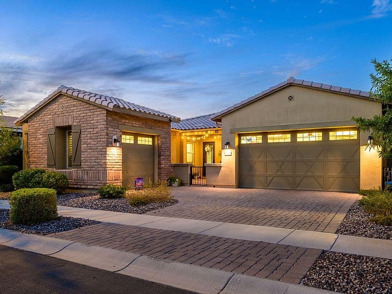 1900 E ASTER Place photo 2