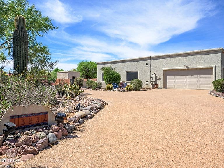 13832 E Calle Nobleza photo 2