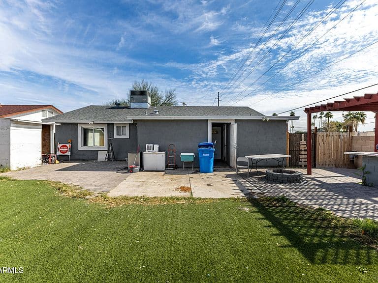 8002 N 42nd Ave photo 2