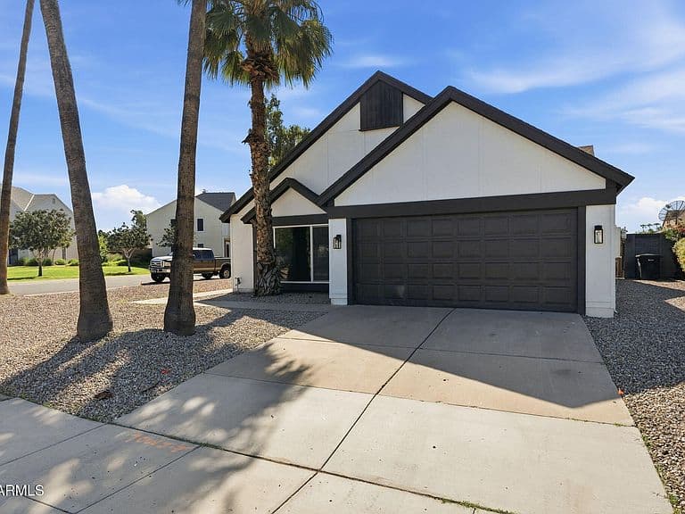 691 E STOTTLER Place photo 1