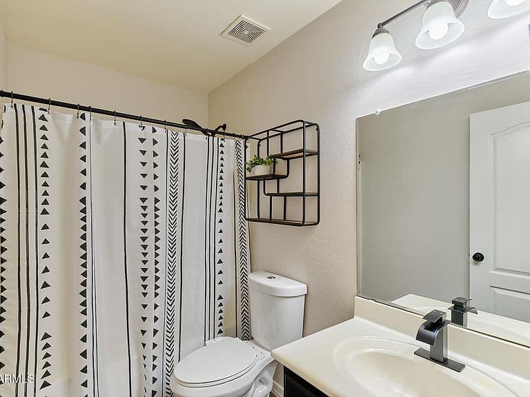 8616 W CROWN KING Road photo 5