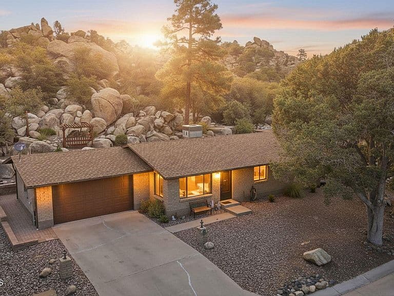1286 Los Arcos Dr photo 1