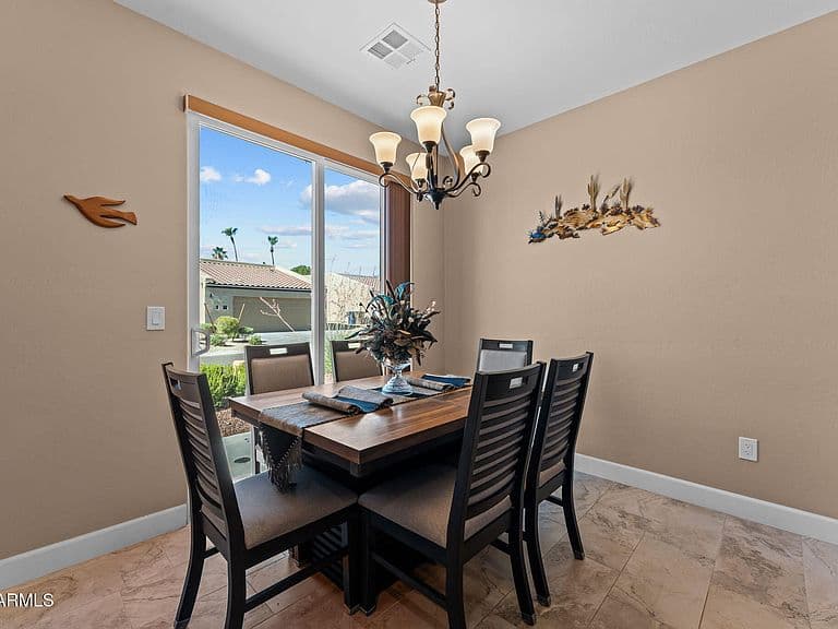690 W DYLAN Court photo 3
