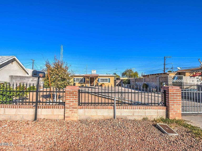 2108 W HADLEY Street photo 1