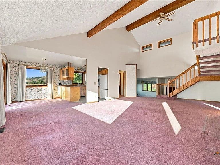 905 Country Club Dr photo 2