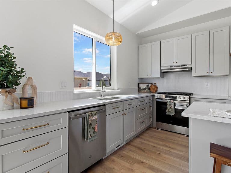 581 Gemini Ct photo 4