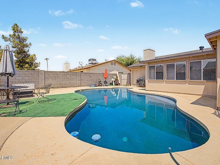 701 W LOS LAGOS VISTA Avenue photo 1
