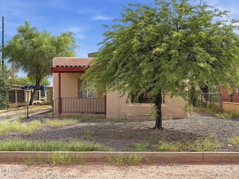 1214 E Alta Vista St photo 2