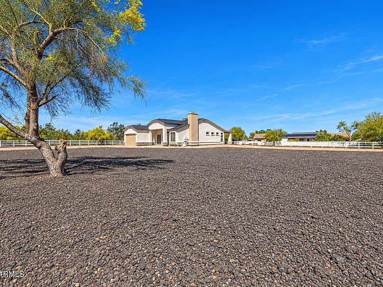 19218 E HUNT Highway photo 3