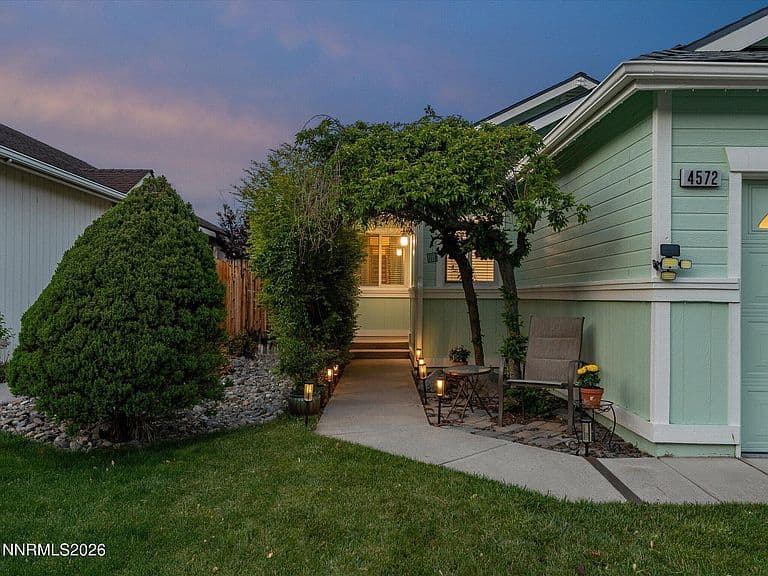 4572 Creekside Cir photo 3