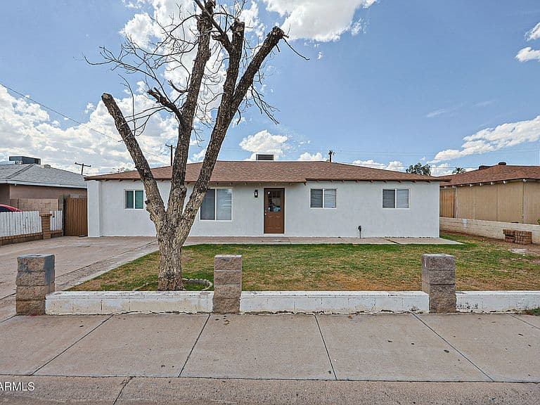 4212 N 47TH Drive photo 3