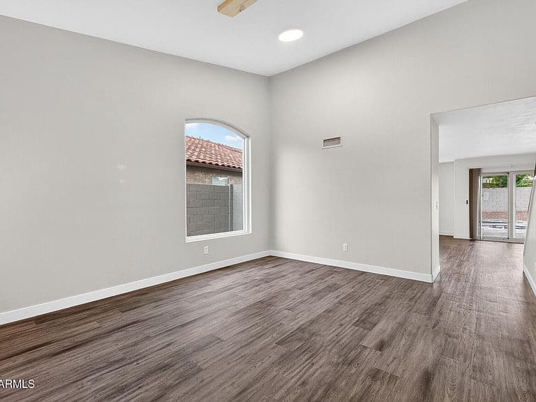 1301 E SIERRA MADRE Avenue photo 5