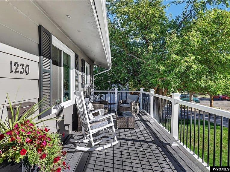 1230 Beech St photo 3