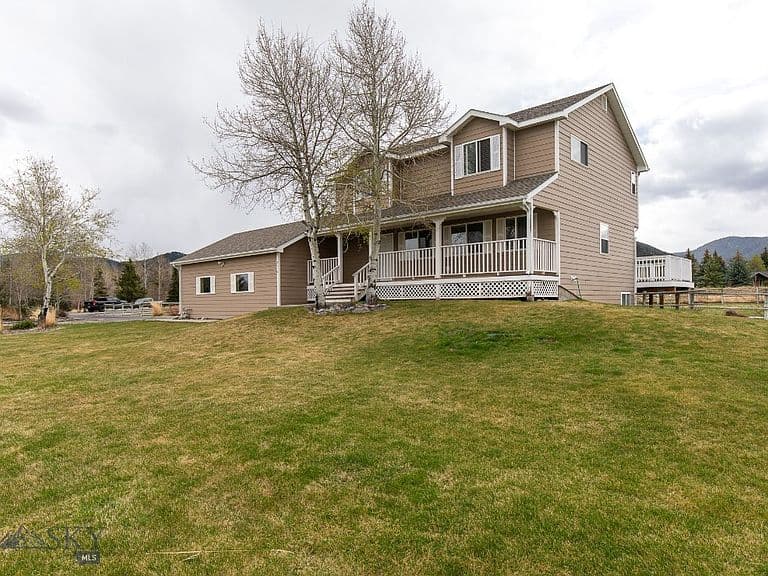 8116 Alamosa Cir photo 1