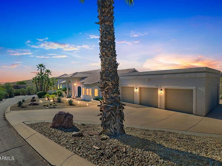 11050 N GARLAND Circle photo 2