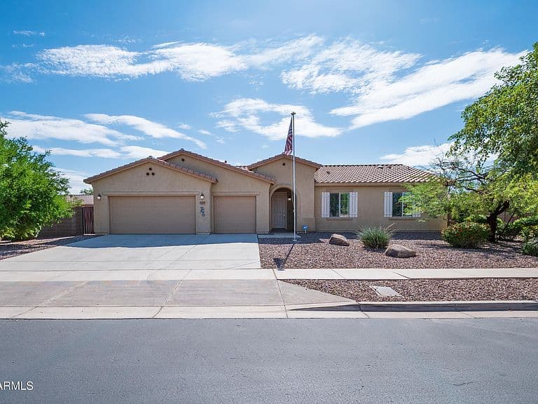 5537 W HUNTINGTON Drive photo 3