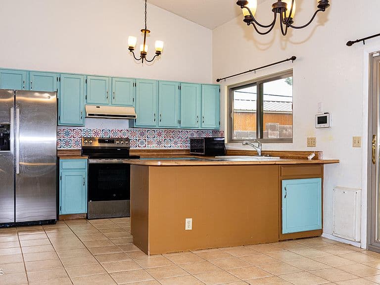3324 VILLAGE Drive photo 5