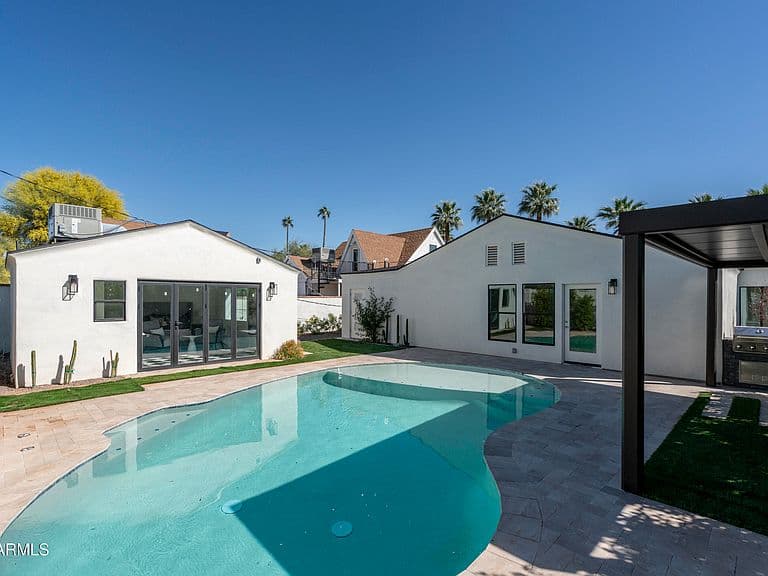 518 W Holly Street photo 3