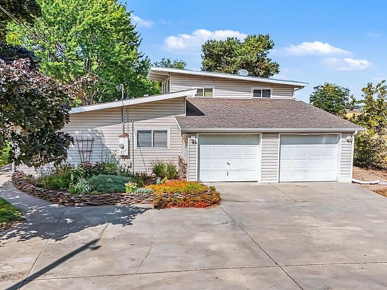 7420 E Lewis Ln photo 2