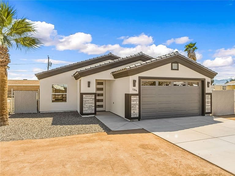 1204 Zircon Avenue photo 1