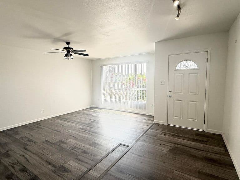 3216 W PEORIA Avenue photo 3