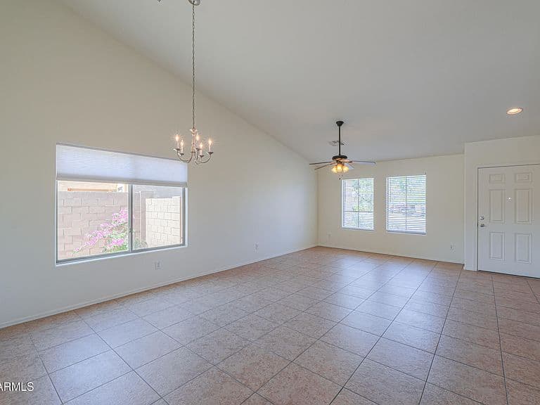 1499 E ANNA Drive photo 3