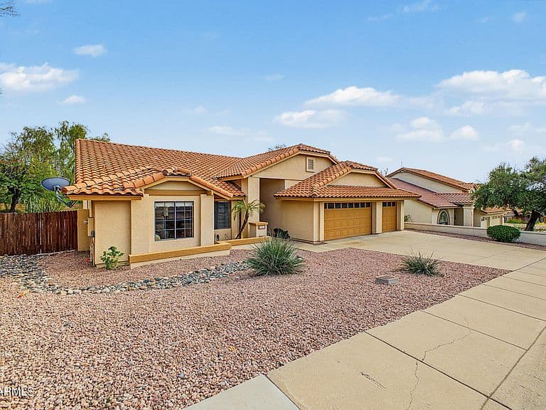 1101 E BRAEBURN Drive photo 4