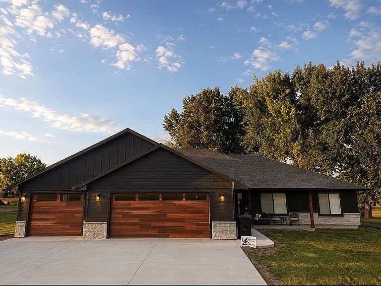 48148 Isaak Ln photo 1