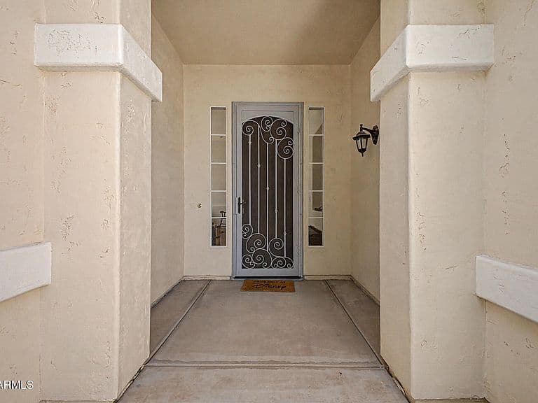 1623 E DEL RIO Street photo 4