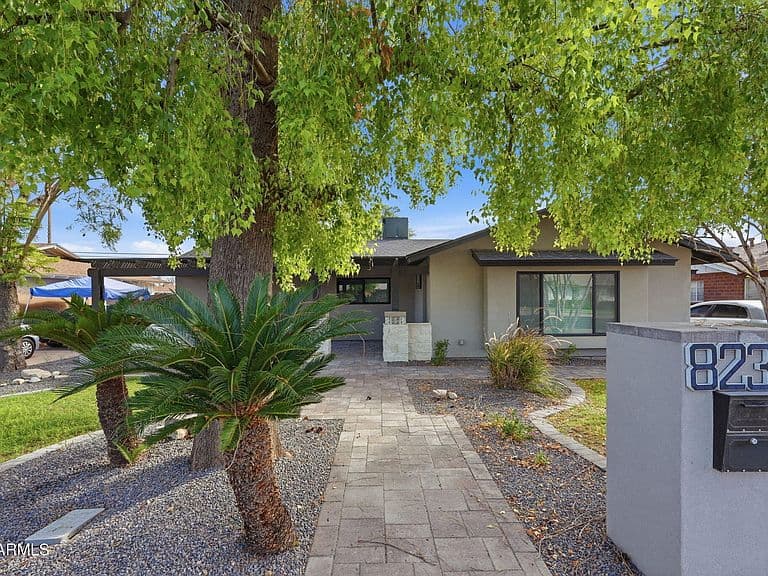 8233 E MONTEROSA Street photo 1