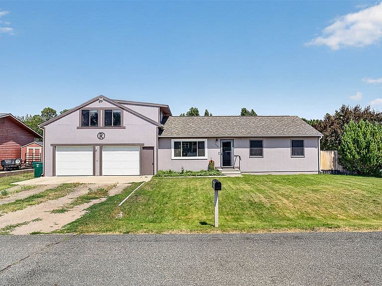 1698 Kelly Rd photo 1